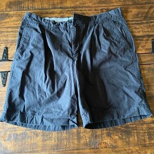 Tommy Hilfiger Men's Classic Fit Shorts, Color -Black, Size 38, 100% cotton.